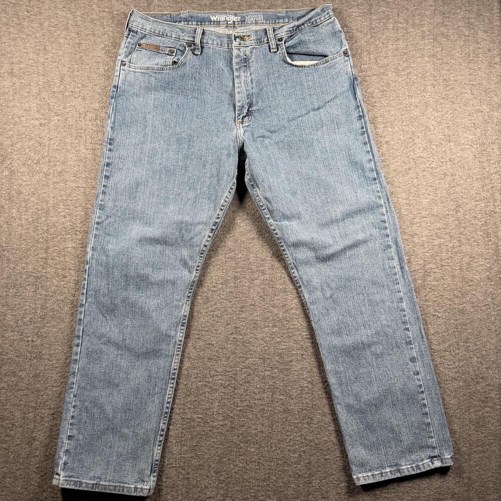 Wrangler Jeans Mens 36x29 Light Blue Advanced Comfort Relaxed Straight Denim